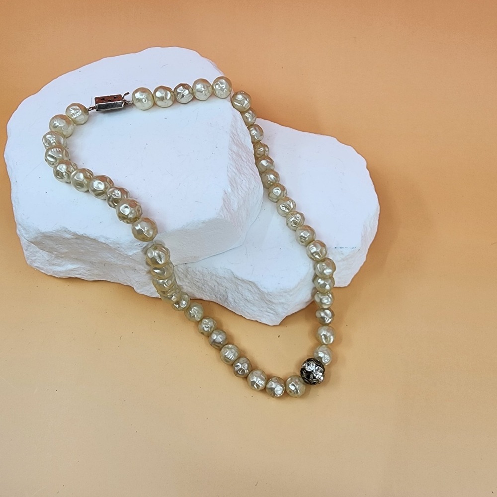 Cream Faux Pearl Rhinestone Accent Beaded Necklace Bridal Glam Vintage Japan